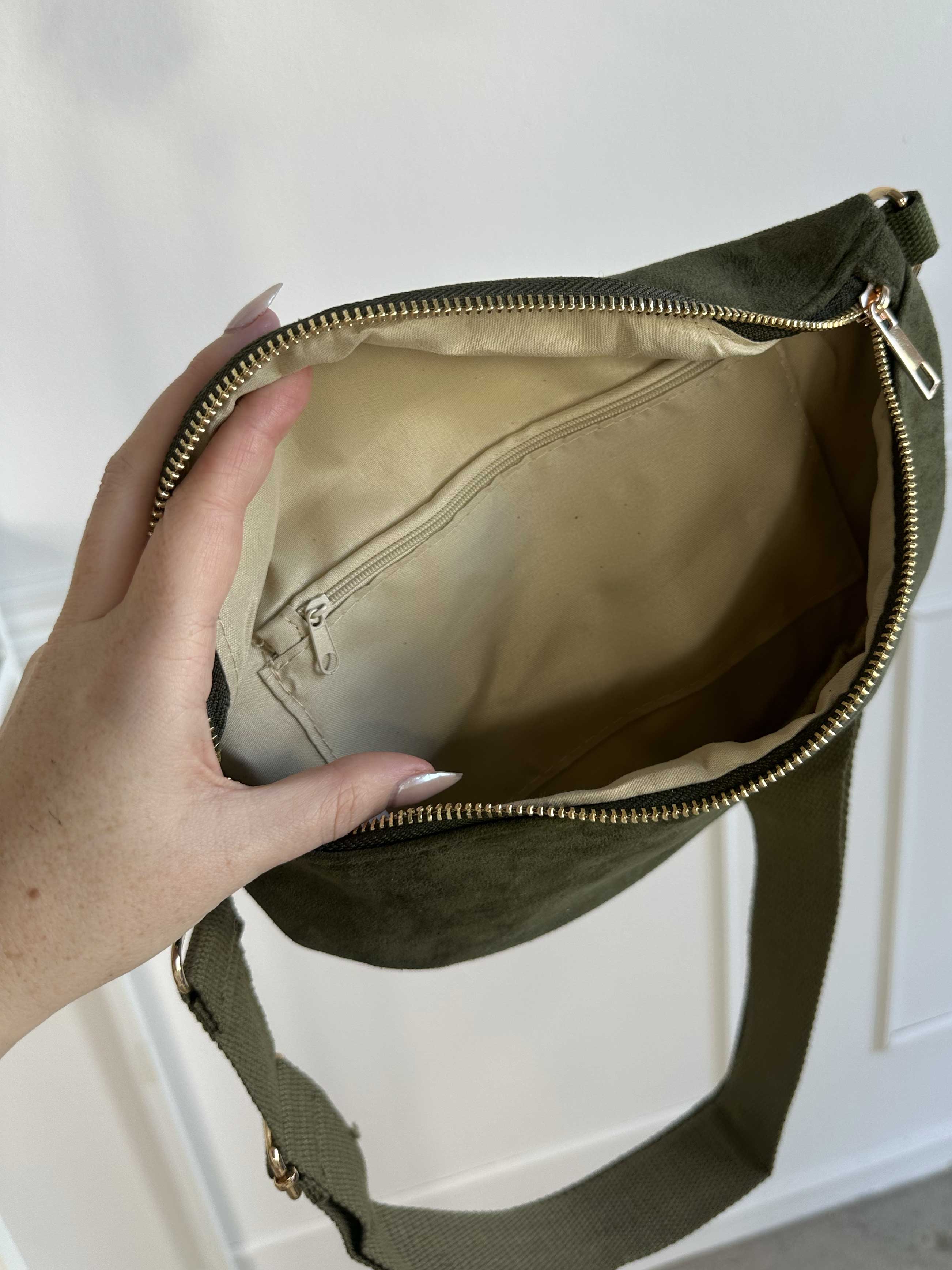 Belicia - Liten crossbody-väska i mockalook